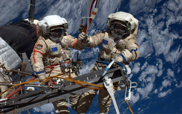 Сколько зарабатывают космонавты Сколько зарабатывают космонавты
